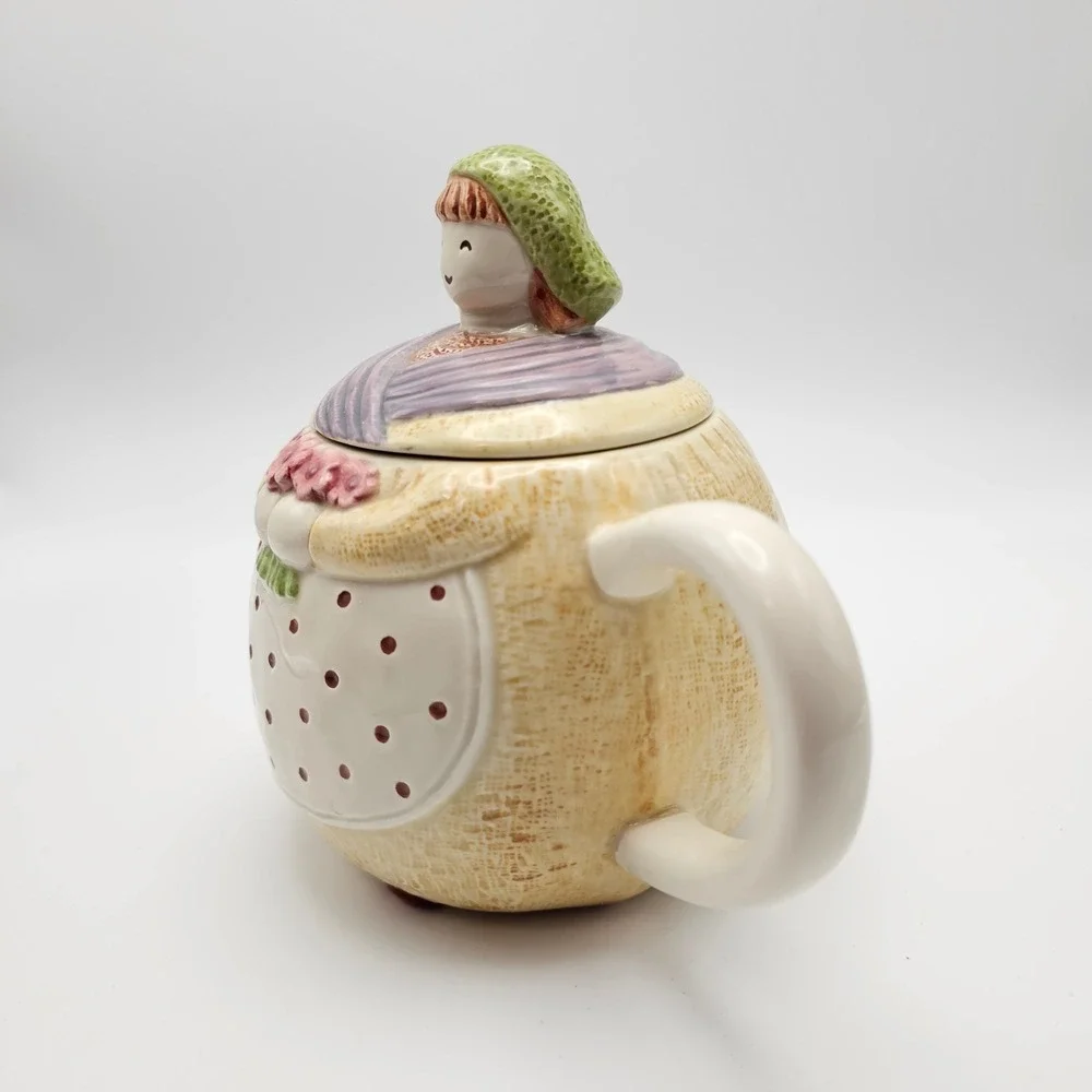 1992 H&HD Teapot Woman Figurine Lid Ceramic Made in‎ Mexico Collectible